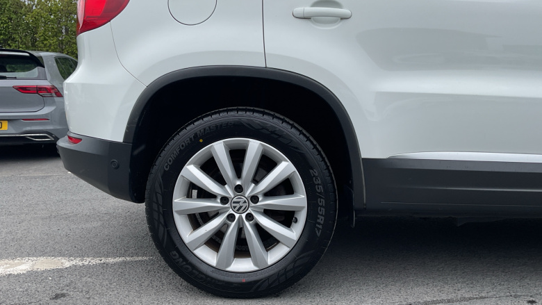 Volkswagen Tiguan 2.0 TDi BlueMotion Tech Match 4MOTION 5dr 150 DSG Diesel Estate